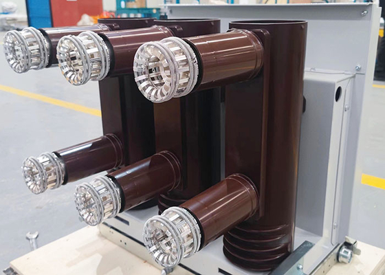 VS1 المعدات الكهربائية فراغ قواطع دوائر 12kv 50hz ثلاث مراحل الطاقة 630A