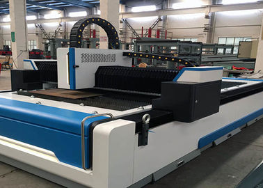 آلة القطع بالليزر CNC ذات ألياف خفيفة ، آلة القطع بالليزر بالليزر 1500 X 3000mm 1000W