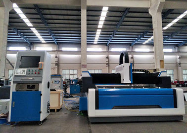 آلة القطع بالليزر CNC ذات ألياف خفيفة ، آلة القطع بالليزر بالليزر 1500 X 3000mm 1000W