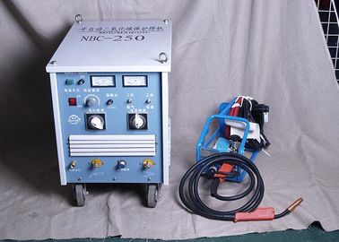 آلة لحام محمولة بغاز CO2 نوع TIG MIG / MAG 250A للصلب الكربوني