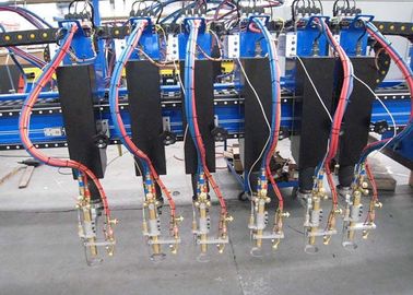 آلة قطع البلازما CNC ذات جسر الرافعة الأوتوماتيكي مع مشاعل قطع الشعلة المتعددة